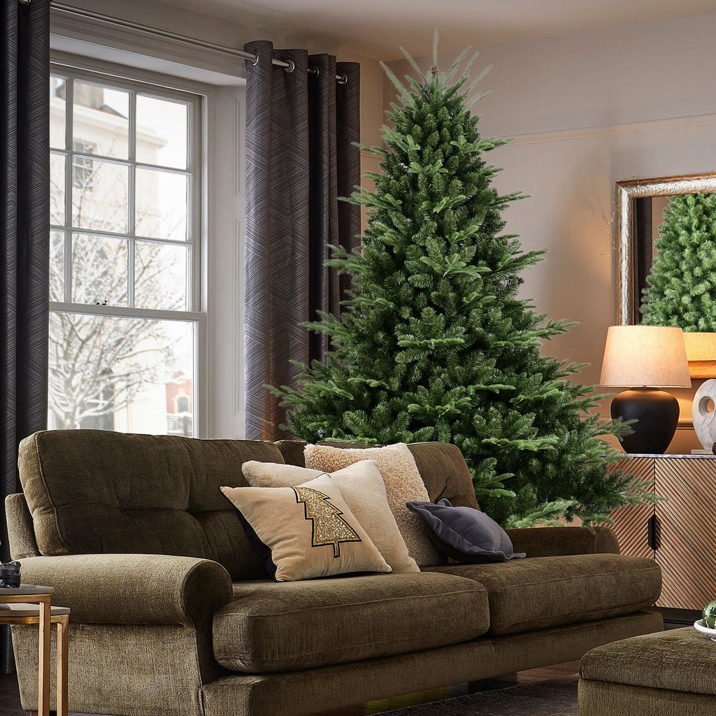 Full-Shaped 7.5FT Christmas Tree with 2441 Tips – PE/PVC Mixed